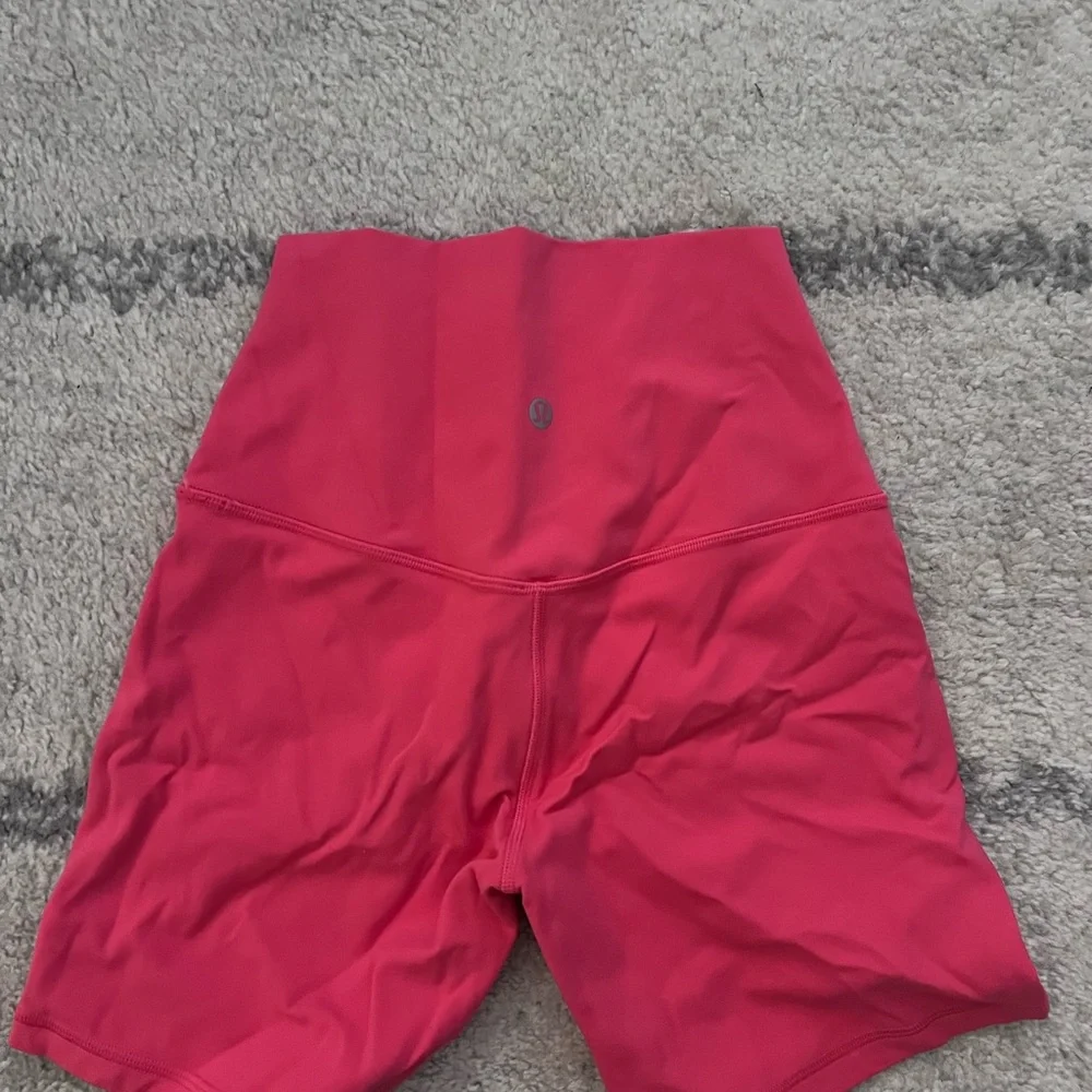 Lululemon Women's Pink Biker Shorts 6” - Picture 4 of 6